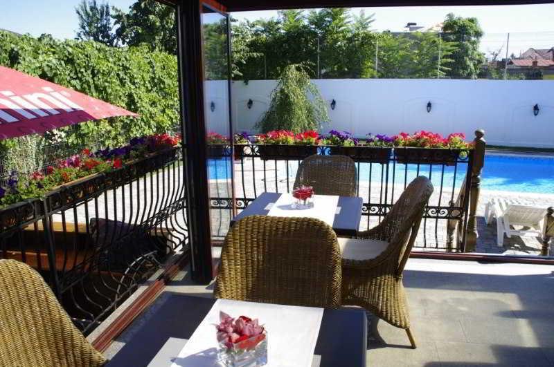 Hotel Angelo D'Oro Плоешти Экстерьер фото