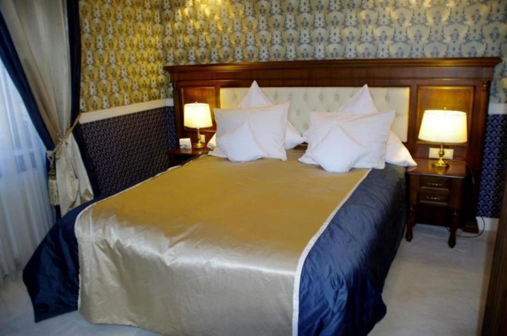 Hotel Angelo D'Oro Плоешти Экстерьер фото
