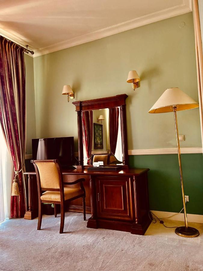Hotel Angelo D'Oro Плоешти Экстерьер фото