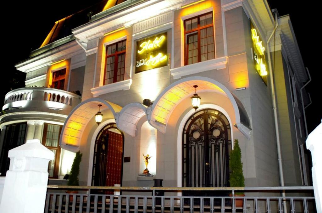 Hotel Angelo D'Oro Плоешти Экстерьер фото