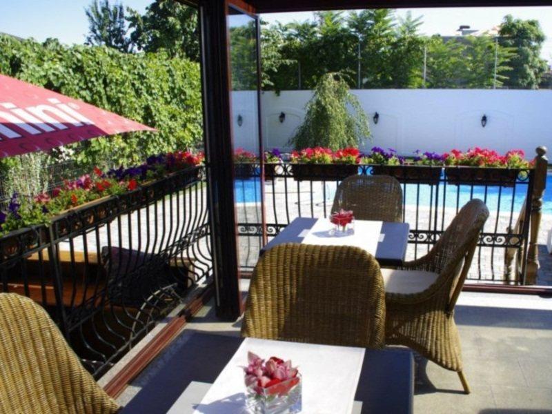 Hotel Angelo D'Oro Плоешти Экстерьер фото