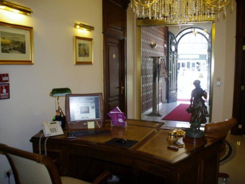 Hotel Angelo D'Oro Плоешти Экстерьер фото