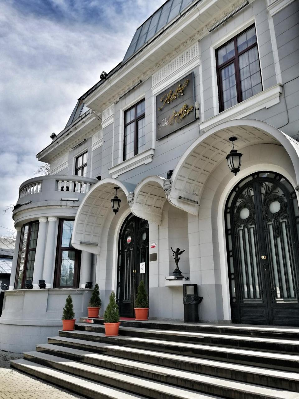 Hotel Angelo D'Oro Плоешти Экстерьер фото
